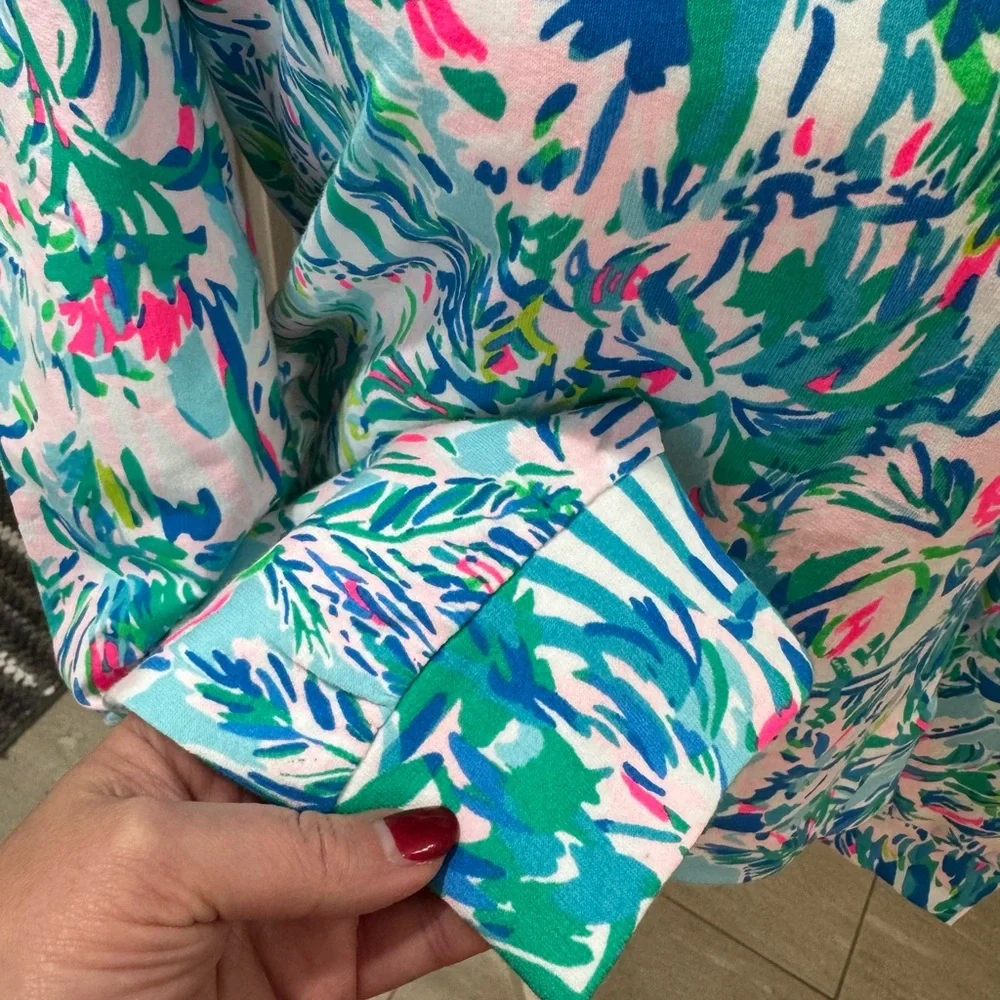🌸🆕Lilly Pulitzer Jansen Long Sleeve Sweatshirt Blue Ibiza Cabana Cocktail Medium